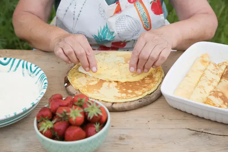 Zapečené palačinky s jahodami