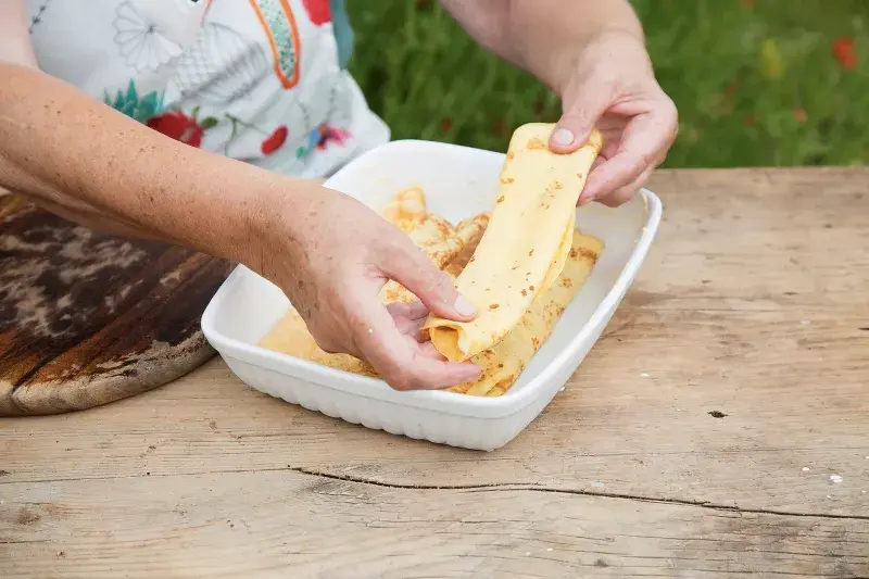 Zapečené palačinky s jahodami