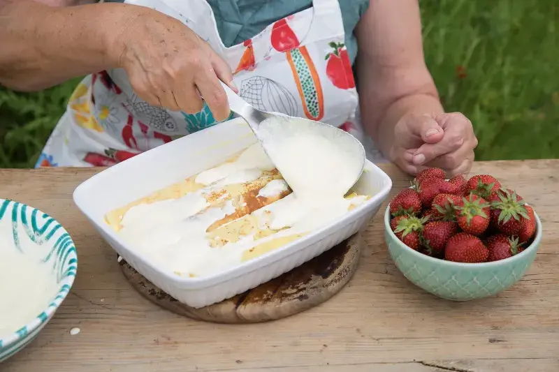 Zapečené palačinky s jahodami