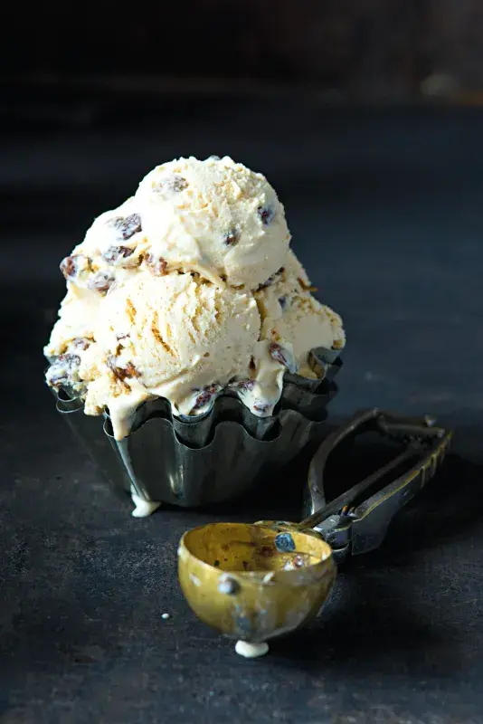 Zmrzlina rum & rozinky