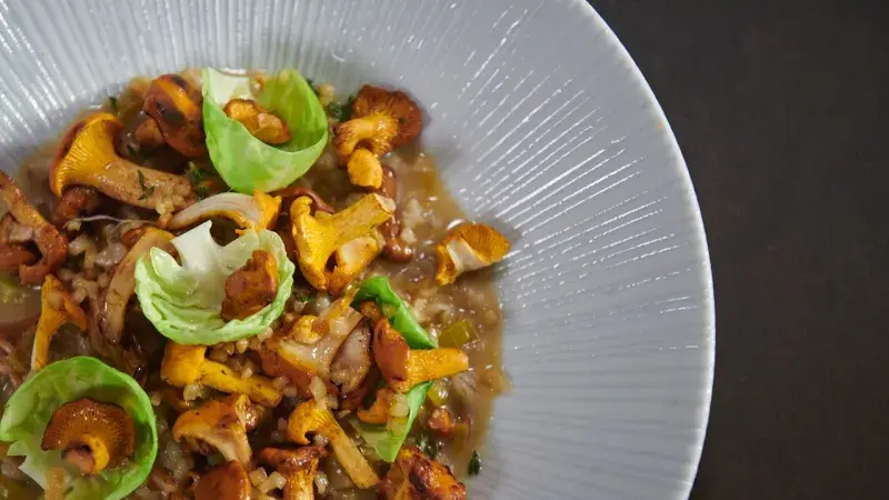 Kroupové rizoto s liškami podle Jana Punčocháře