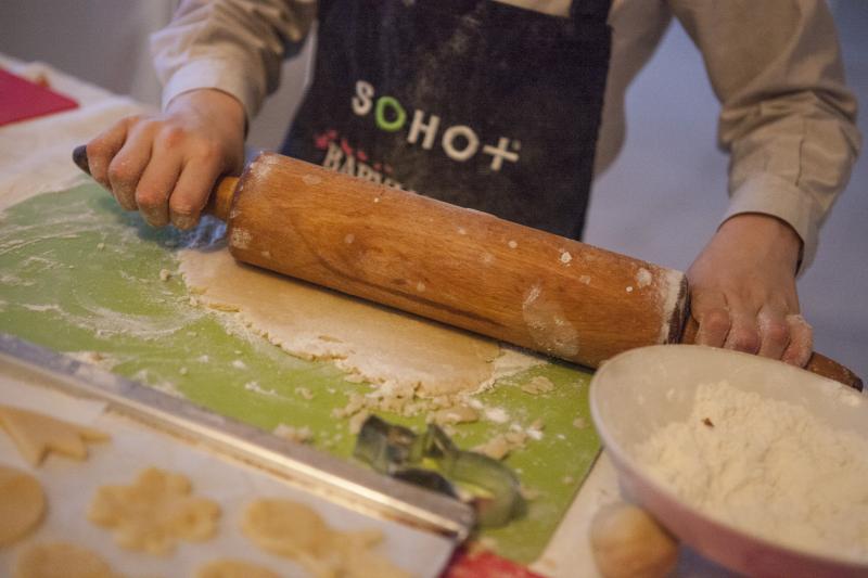 Děti se během rodinného brunche v Soho krásně zabaví