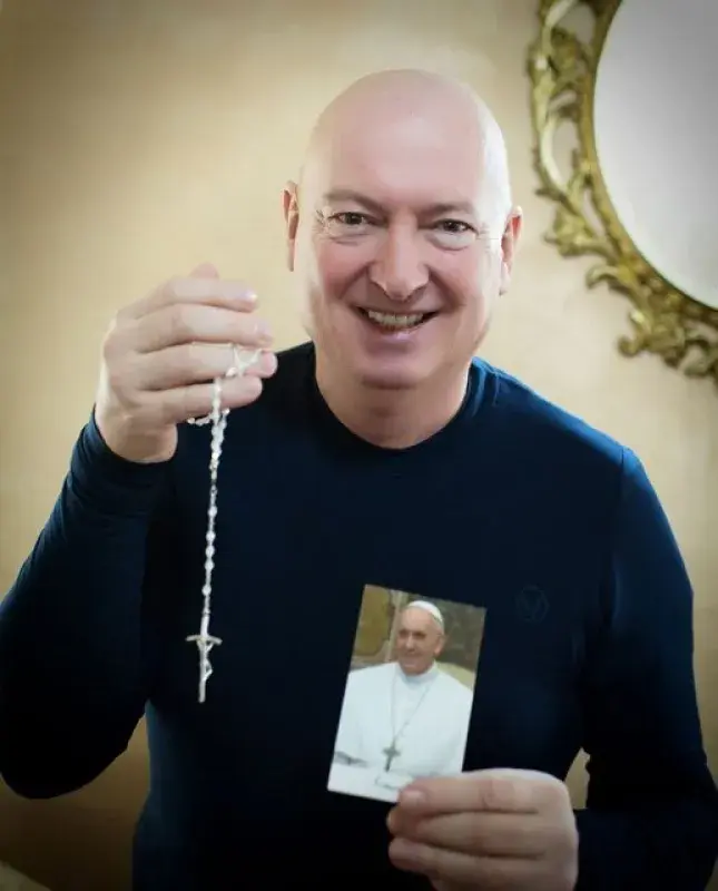 Bruno Serato dostal požehnání od papeže Františka