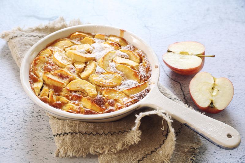 Clafoutis z jablek se skořicí