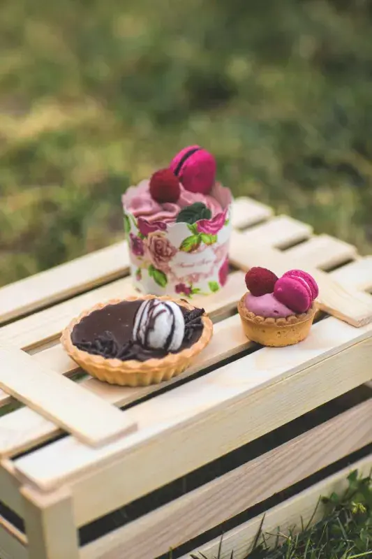 Čokoládové tartaletky s makronkami