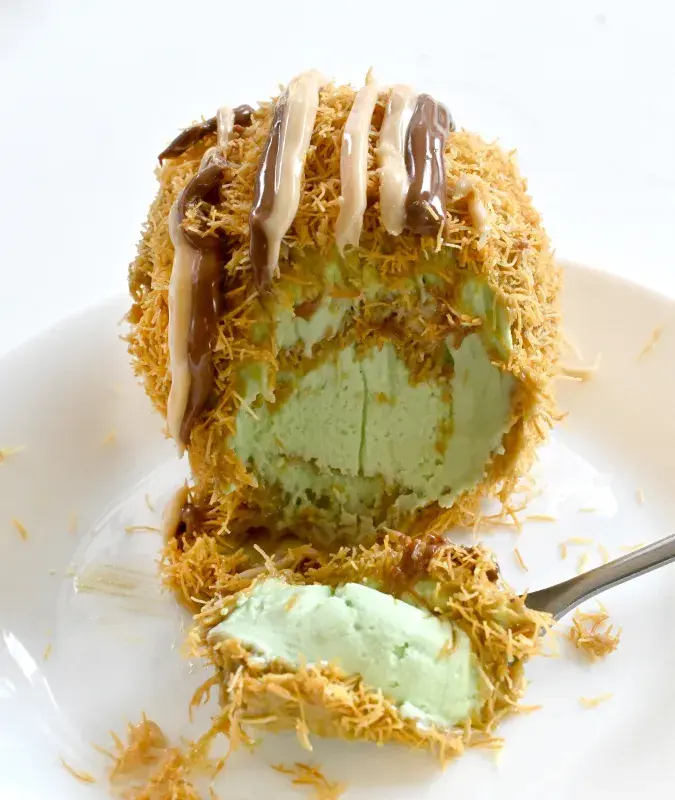 Dubajská zmrzlina? Kopeček můžete v těstu kadaif třeba takhle obalit