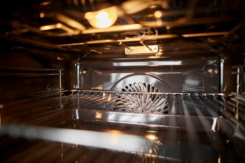 Ventilátor se stará o rovnoměrné proudění vzduchu
