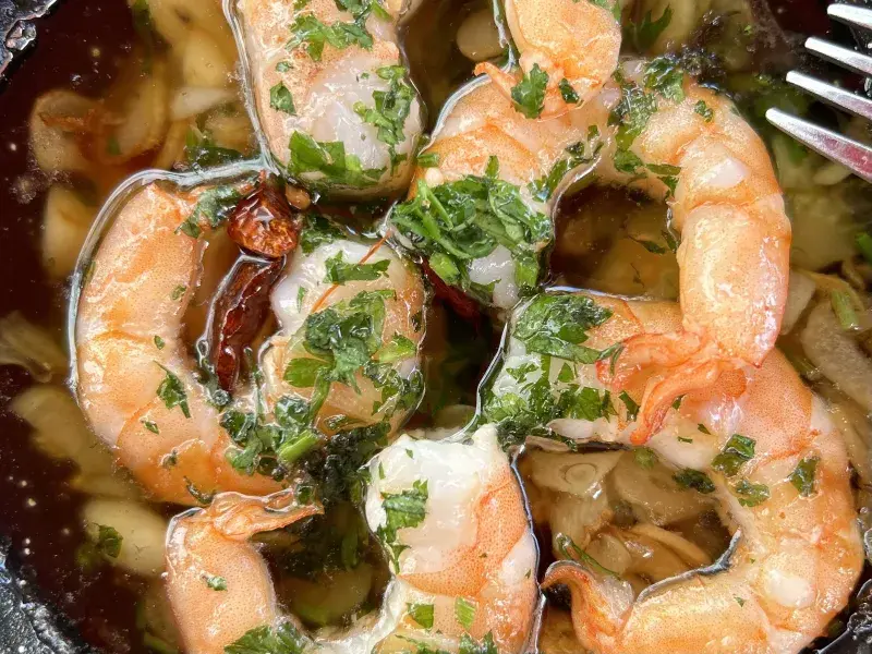 Krevety v česnekovém oleji 