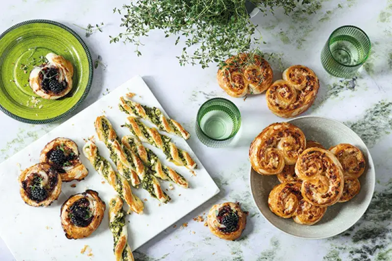 Kapitola Slané: Sýroví šneci s ostružinami, šneci s chorizem, špenátové tyčinky