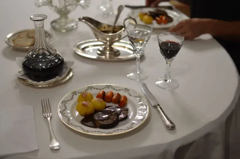 Kančí roláda s omáčkou demi glace