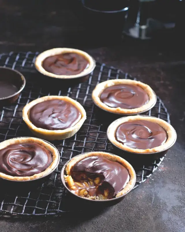 Tartaletky s čokoládou a slaným karamelem