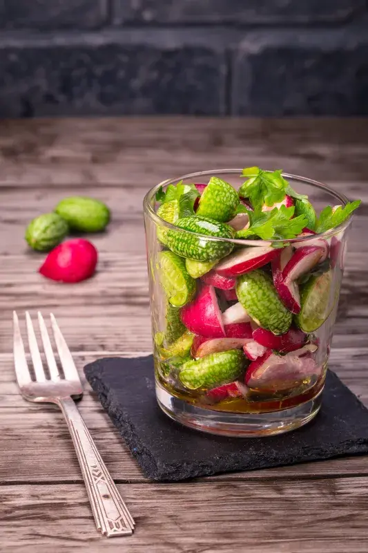 Salát z mouse melon a ředkviček