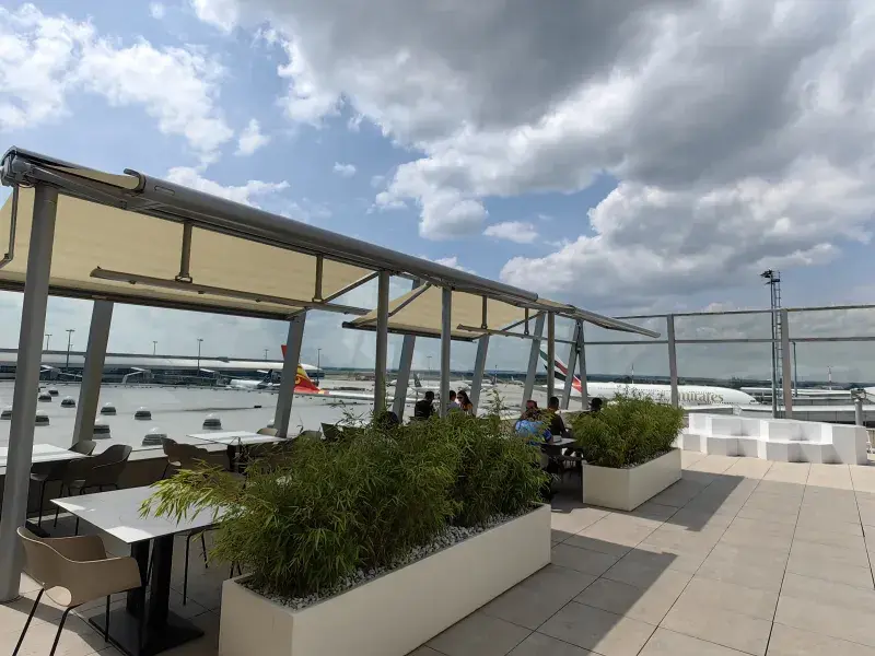 Runway mezi terminály 