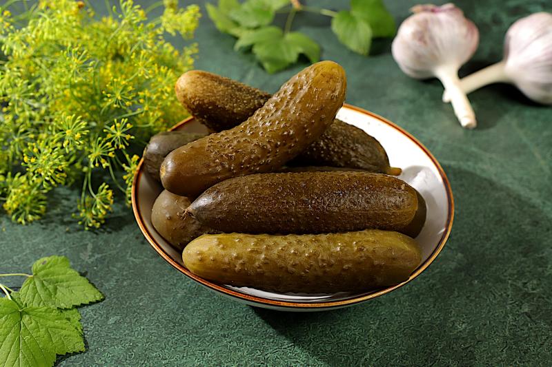 nakladane_okurky_shutterstock_2496619043.jpg