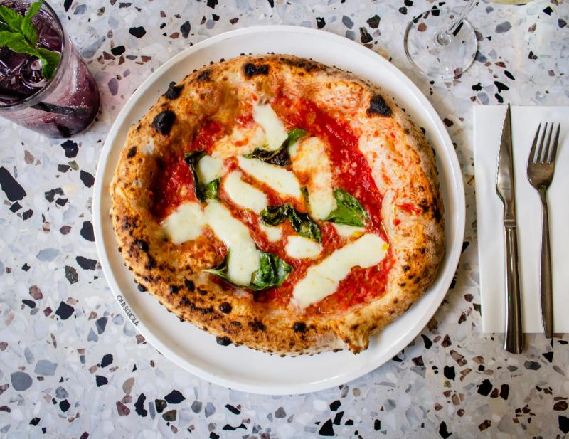Pravá neapolská pizza je jen jedna. Připravte si ji i vy