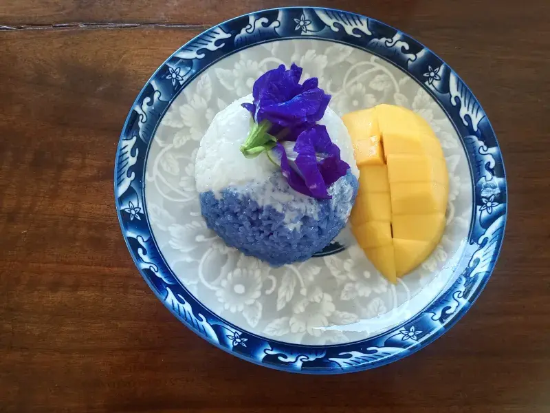 ...nebo lepkavou mangovou rýži