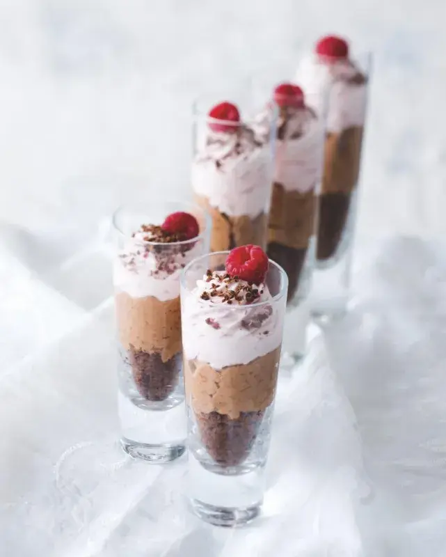 Nepečený malinový cheesecake do skleničky