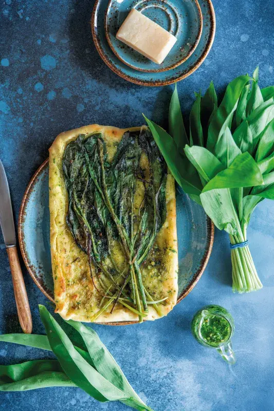 Plochý chléb s medvědím česnekem