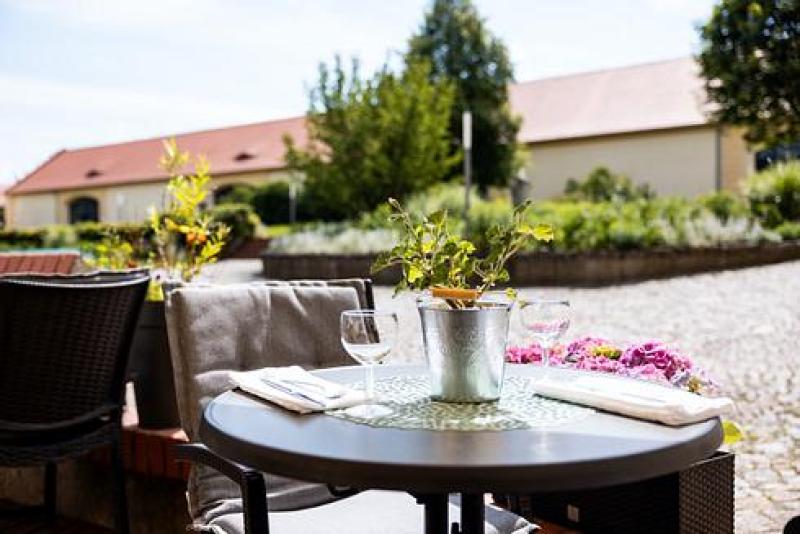 Restaurace Chateau Ctěnice: se svolením restaurace Chateau Ctěnice