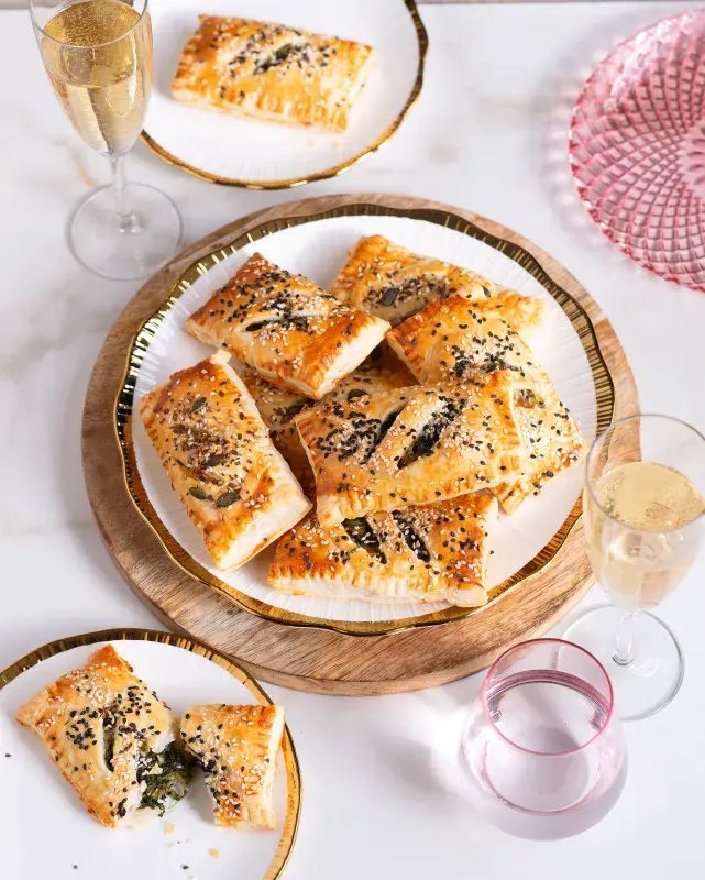 Špenátové taštičky s karamelizovanou cibulí