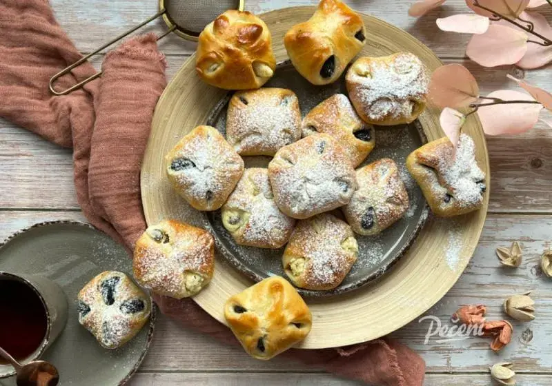 Vázané kynuté koláče podle Míši Landové