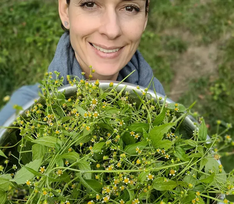 Diana Mozoláková sbírá bylinky po celý rok