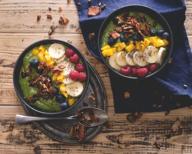 Snídaňová miska s avokádem