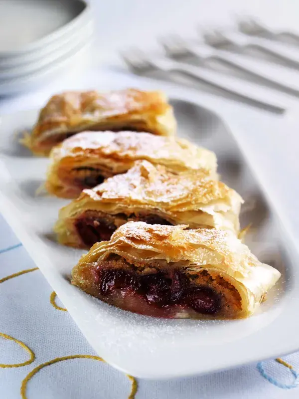 Závin s třešněmi