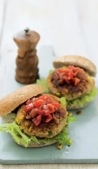 Tuňákové burgery s kukuřicí