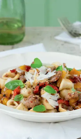 Orecchiette s klobáskou a pečenými paprikami