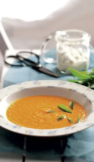 Jablečná polévka s kari