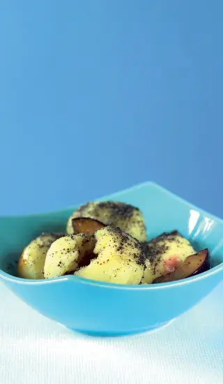 Bramborové knedlíky se švestkami