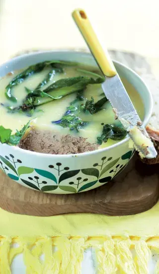 Domácí paštika s bílým vínem a provensálským kořením