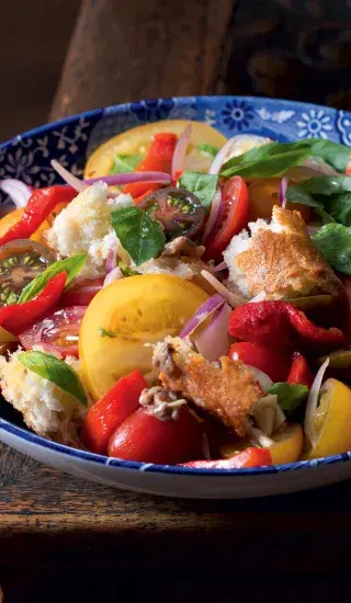 Salát panzanella