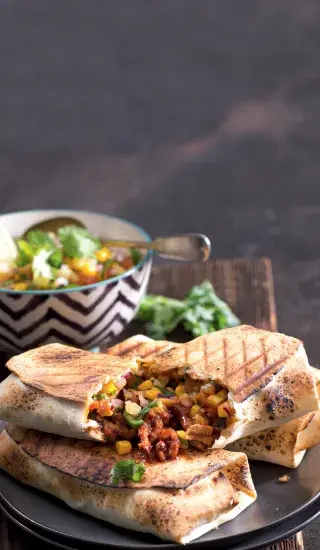 Grilované tortilly s vepřovým a ananasovou salsou