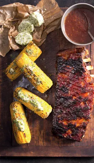 Tex-mex vepřová žebírka s grilovanou kukuřicí