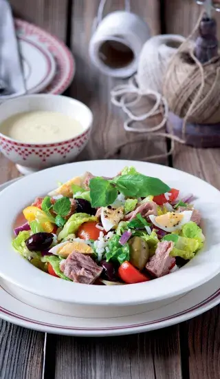 Salát s tuňákem a rýží