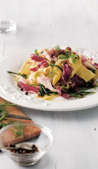 Pappardelle s čekankou a uzeným pstruhem