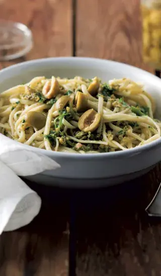 Linguine s olivovým pestem