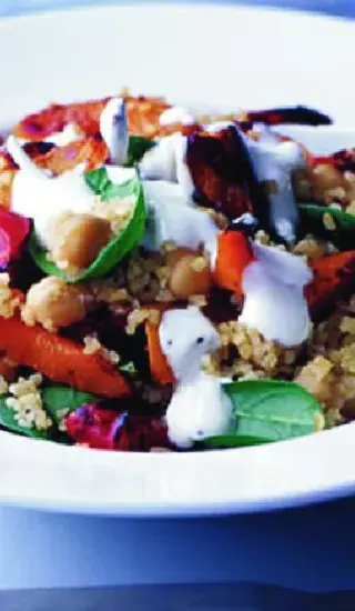 Kořeněný salát z bulguru s cizrnou