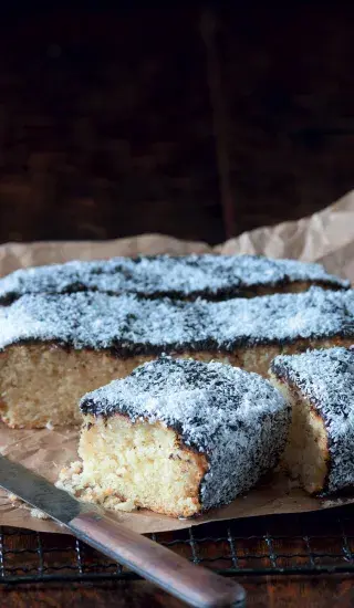 Kefírová buchta s kokosem a čokoládou