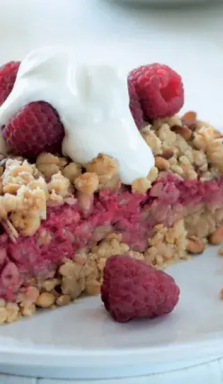 Piniový koláč s malinami