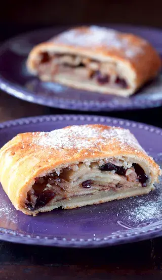 Jablkový závin z jogurtového těsta