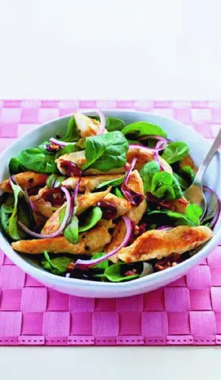 Teplý kuřecí salát s citronem a tymiánem