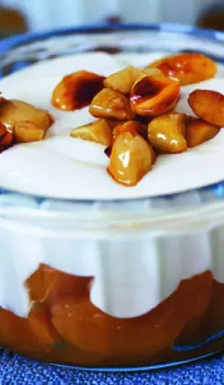 Teplý dezert s mandlemi