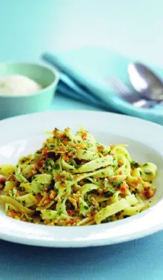 Těstoviny s oříškovým pestem