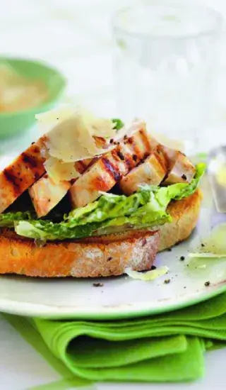 Kuřecí chlebíčky à la salát Caesar