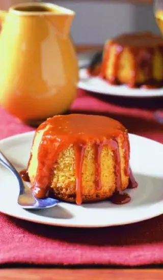 Vanilkové bábovičky s karamelovou omáčkou