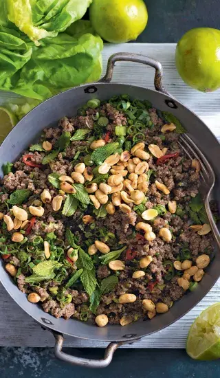 Hovězí maso po asijsku s mátou a koriandrem