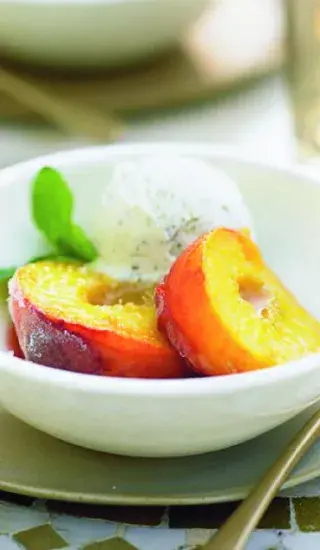 Pečené broskve s růžovou vodou